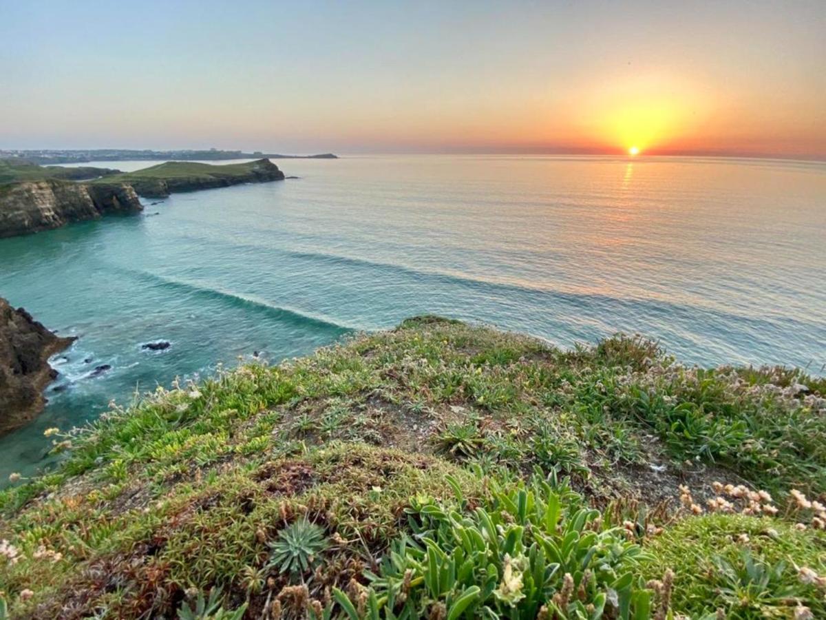 Sunset Waves Sea View Apartment Featuring Panoramic Views & Parking Newquay  Bagian luar foto