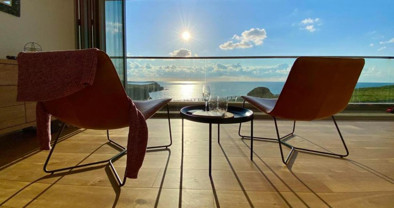 Sunset Waves Sea View Apartment Featuring Panoramic Views & Parking Newquay  Bagian luar foto