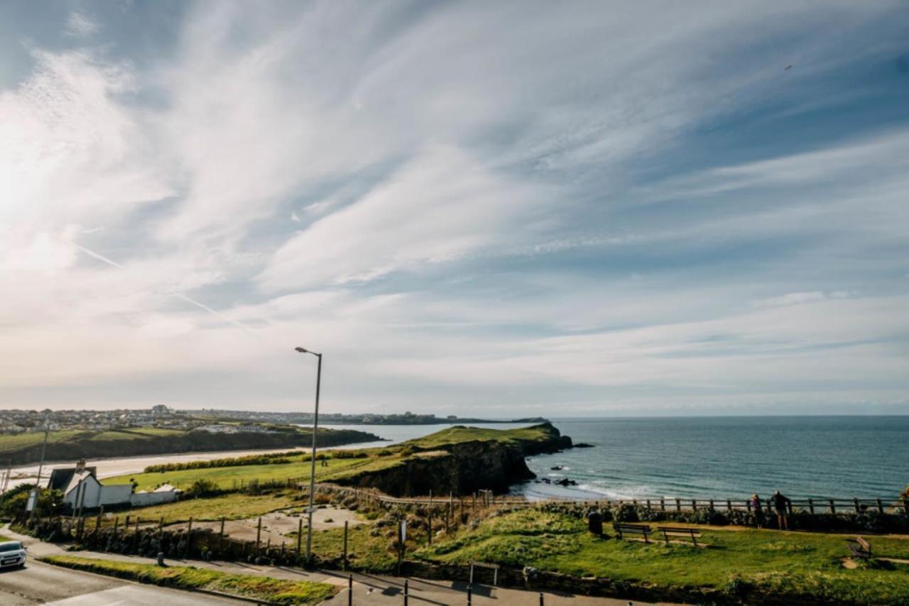 Sunset Waves Sea View Apartment Featuring Panoramic Views & Parking Newquay  Bagian luar foto